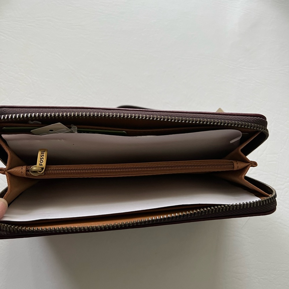 Fossil Jori RFID Zip Clutch - Picture 3 of 4